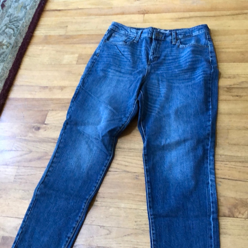 Women’s capri style jeans
